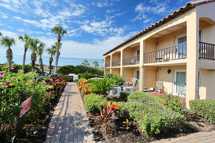 Oceanside and Oceanview Rooms