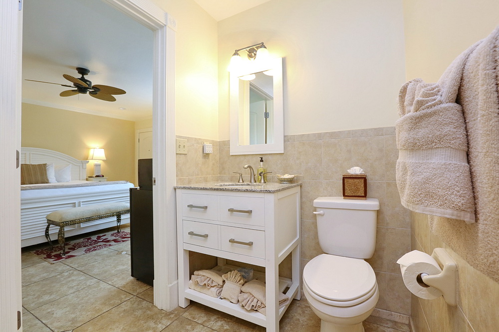 Pool Side King Bathroom