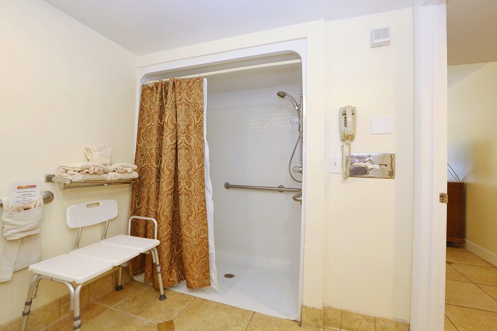 Garden View Handicap Accessible Room Shower