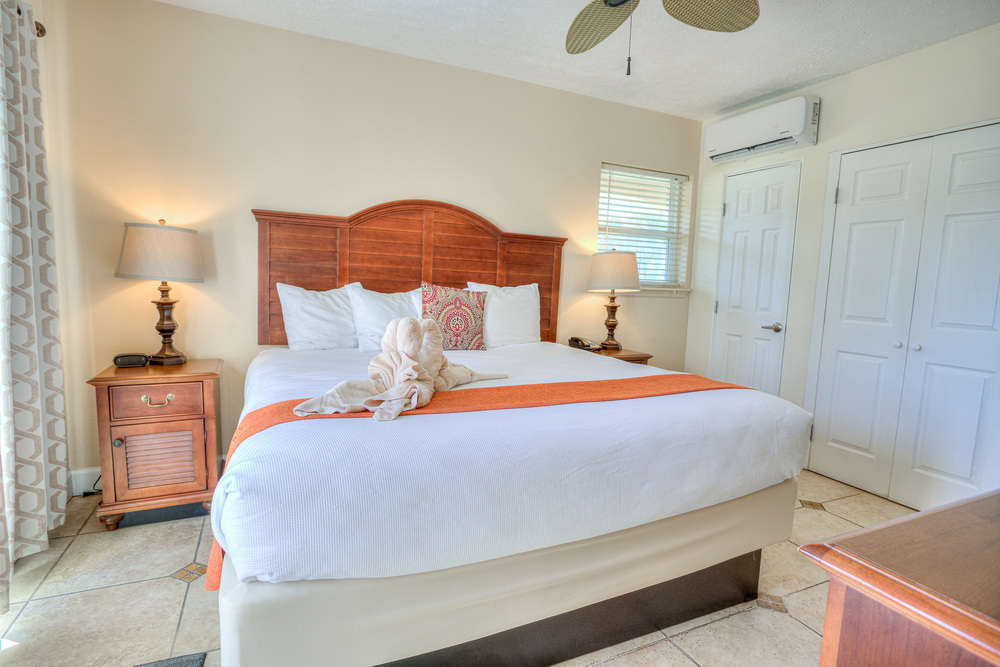 Private king bedroom