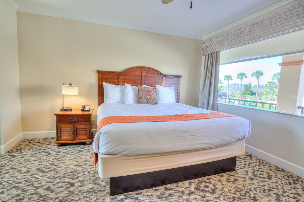 Pool Area Room with a King Bed